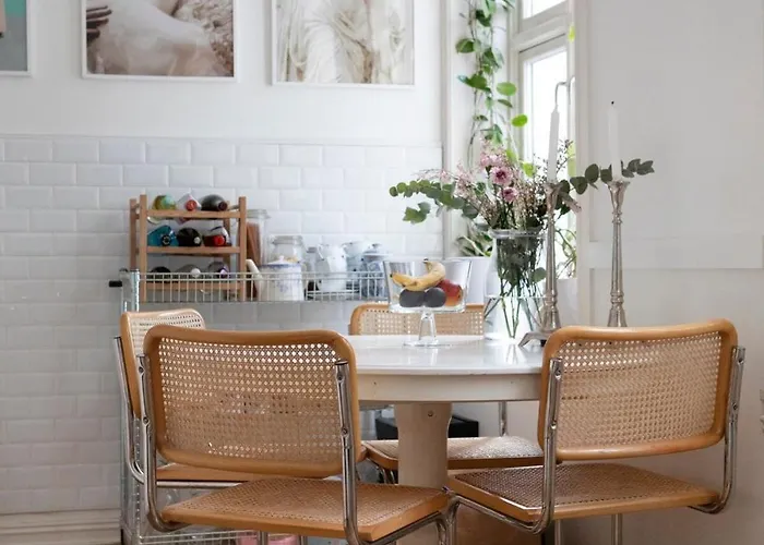 2br By S And Bus Terminal